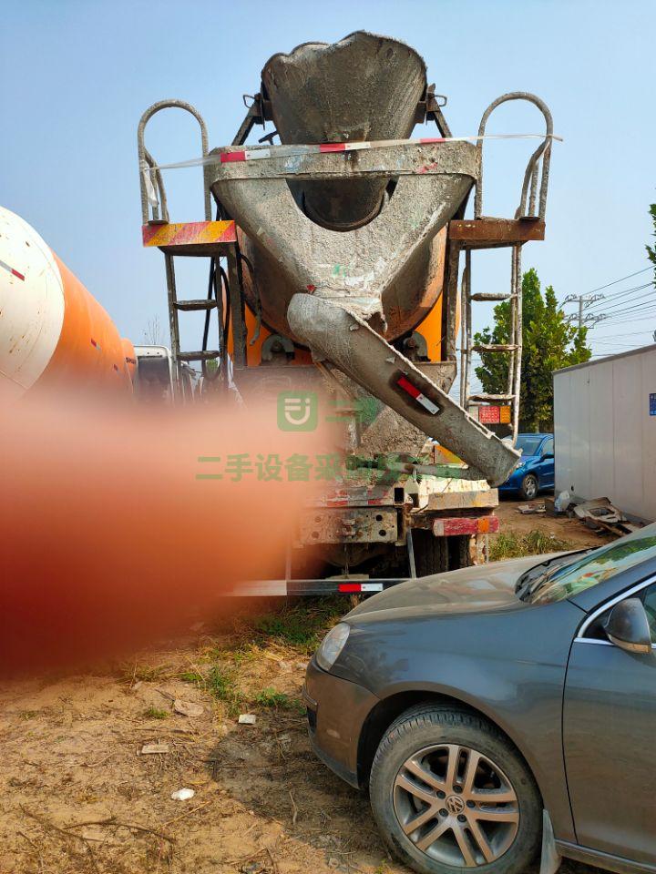 急售8成新攪拌車豪沃豪沃12方攪拌車山東省濟寧市