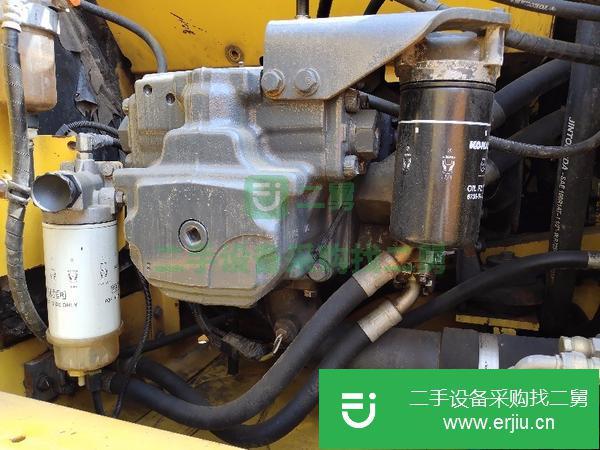 低價出售二手的九成新的精品小松240挖機