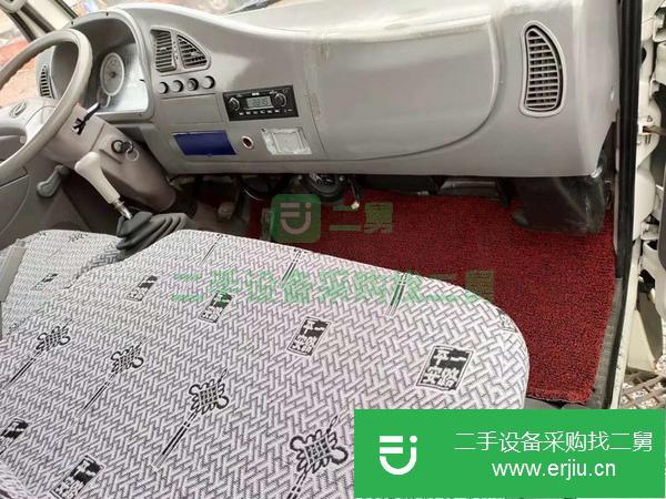 轉(zhuǎn)讓吸糞車(chē)五方到二十方低價(jià)處理二手吸糞車(chē)