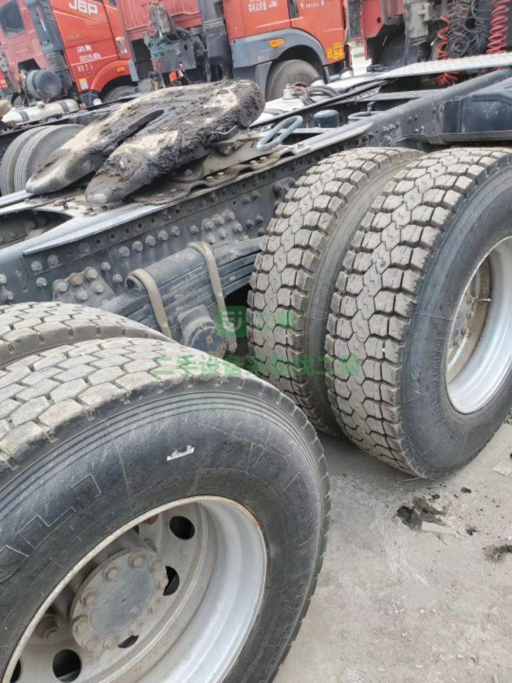 急售9成新二手牽引車 解放牽引車頭解放J6牽引車