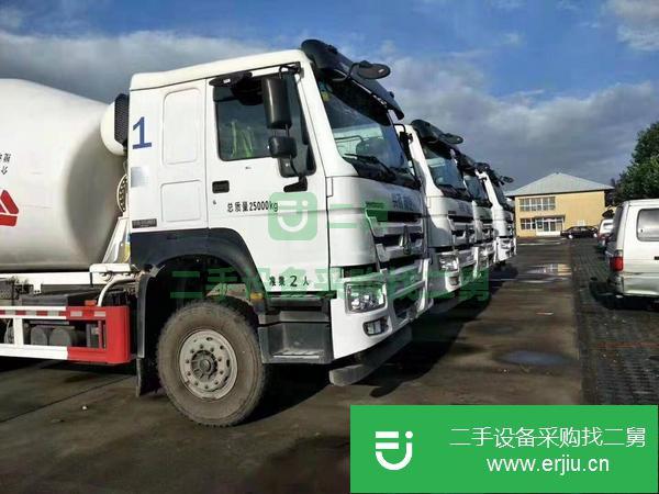 轉讓二手的18年重汽豪沃十四方攪拌車，可分期，可提檔
