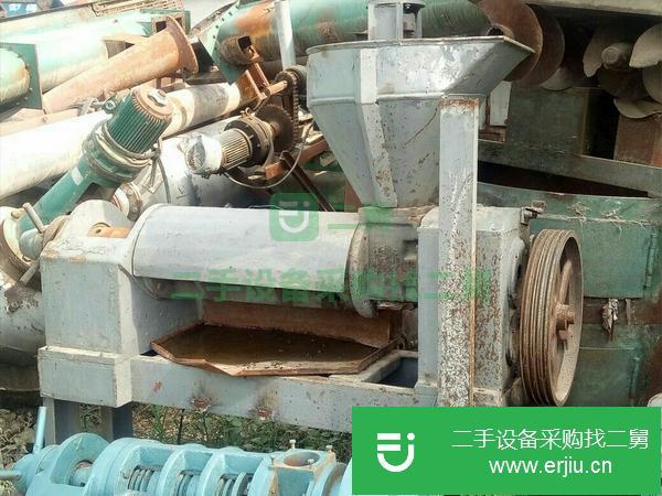 低價出售140型榨油機 廣鑫，清江的都有需要的請聯系