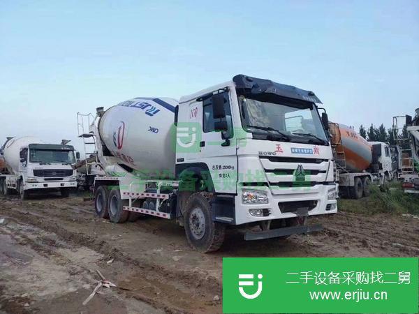 轉(zhuǎn)讓二手混泥土攪拌罐車18年福田歐曼12方14方攪拌罐車支持分期付款