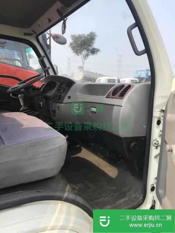 轉(zhuǎn)讓多利卡灑水車(chē)