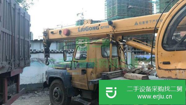 轉讓二手的九成新的柳工8噸吊車，國四