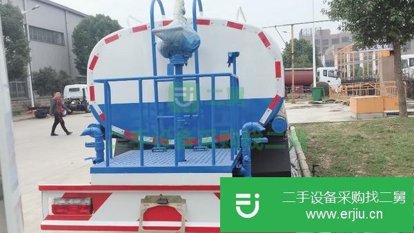灑水車低價(jià)出售