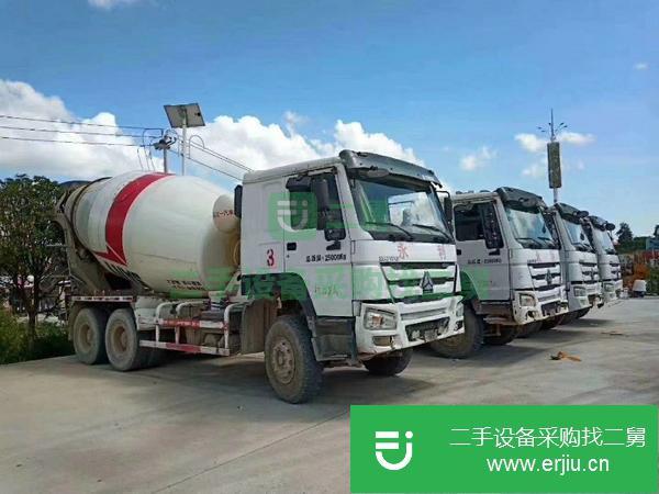出售轉讓15臺國四豪沃大12方攪拌車可分期付款