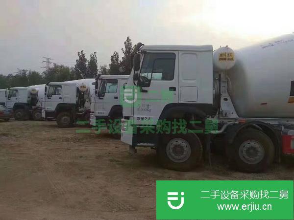 出售19年豪沃攪拌車   國五排放   大20方罐