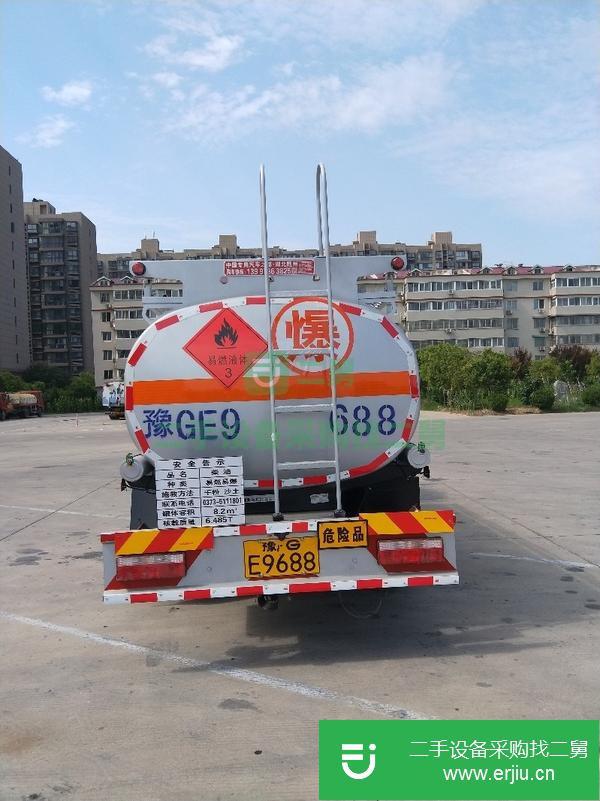 轉讓國五8噸加油車全國包上戶可分期驗車付款