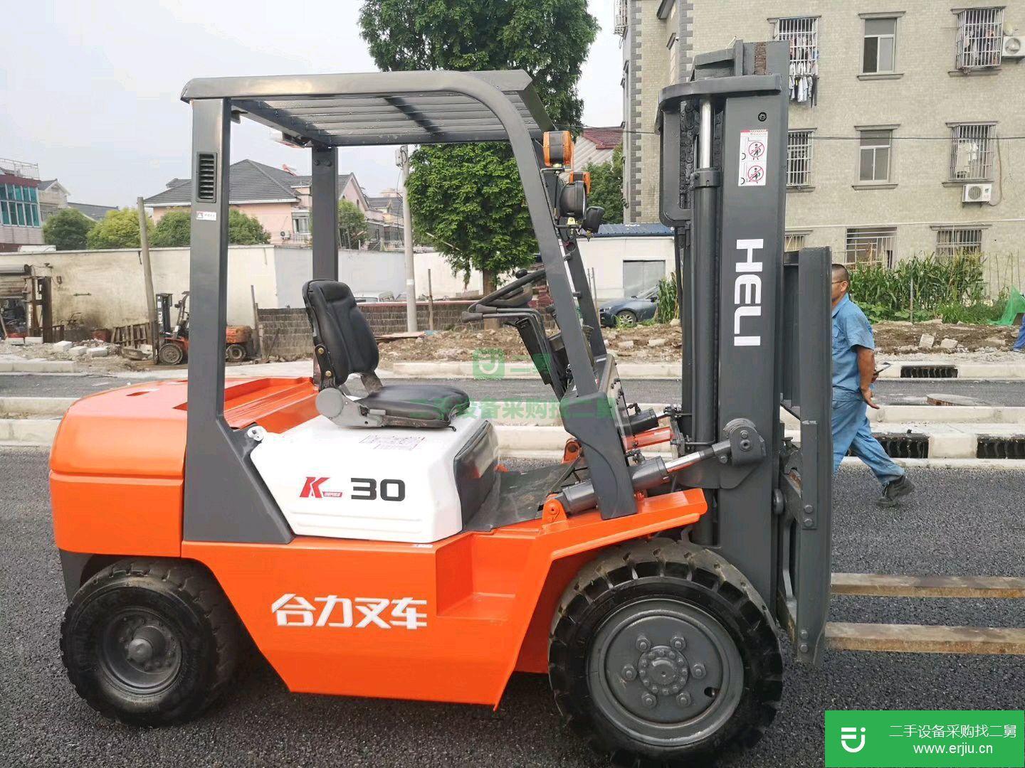 個人轉(zhuǎn)讓二手叉車，3噸杭州自動擋，價格便宜手續(xù)齊全
