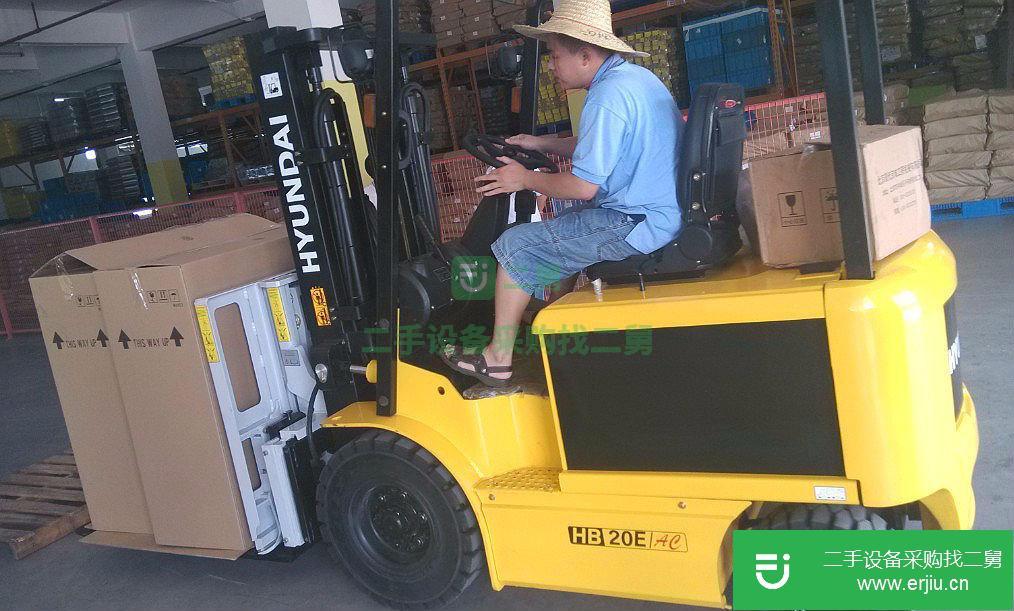 轉讓二手夾包叉車，個人二手卡斯卡特卷紙包夾二手叉車 (圓桶紙卷進口抱夾叉車)