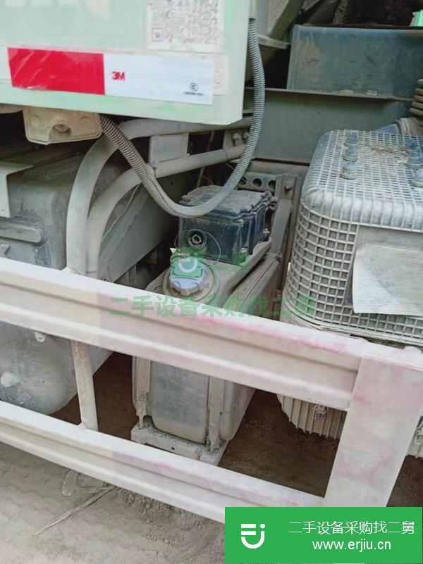 轉(zhuǎn)讓17年二手豪沃自卸車 340馬力 后八輪