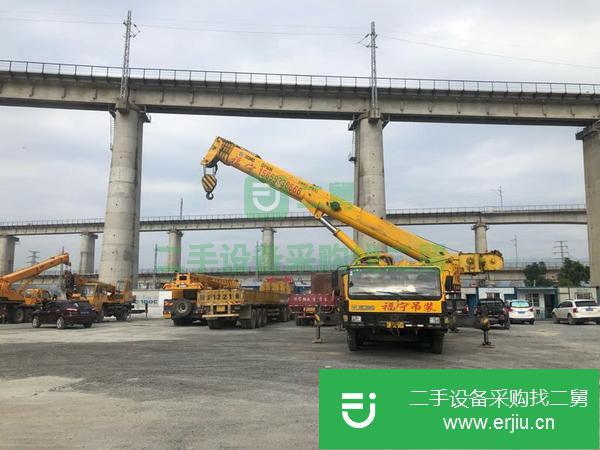 換新車轉讓二手的國三徐工100噸吊車