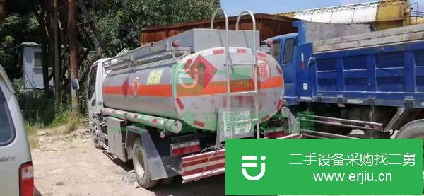 轉(zhuǎn)讓手續(xù)齊全的5噸加油車,車況精品無可挑剔,回家就能賺錢