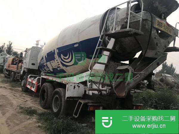低價(jià)出售15年國(guó)四豪沃宇通上裝大14方罐攪拌車