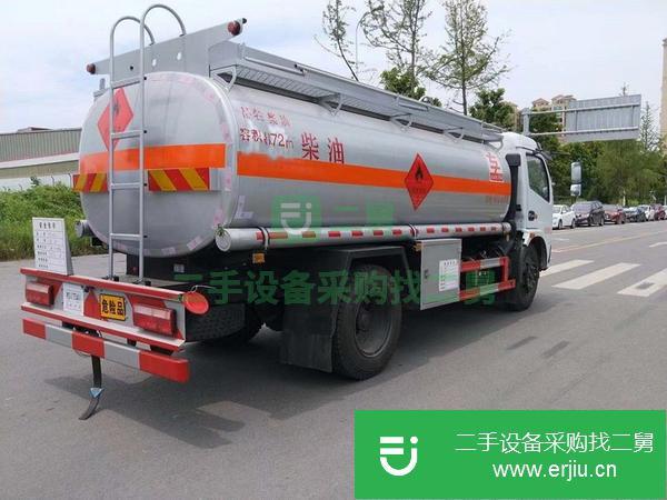 轉讓8噸帶手續(xù)油罐車現(xiàn)車低價售