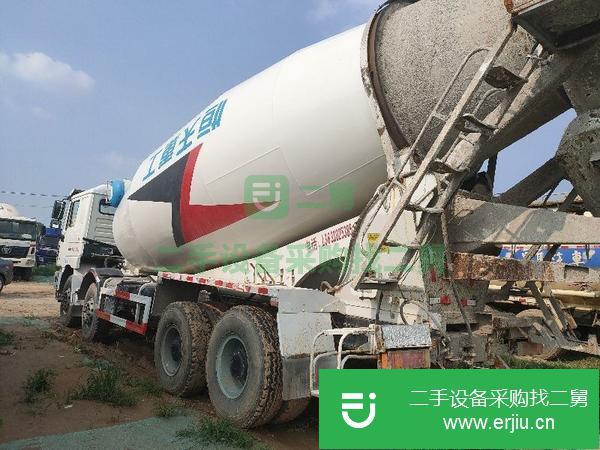 轉讓17年7月國五德龍攪拌車剛年申帶一年保險原版車況好