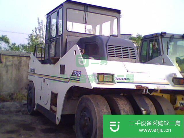 轉讓出售二手9成新膠輪震動壓路機