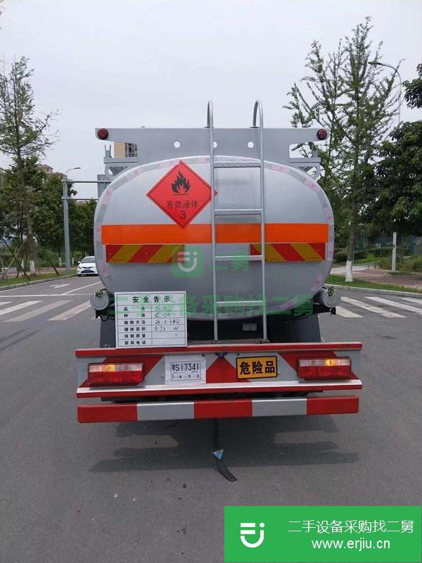 轉讓8噸帶手續(xù)油罐車現(xiàn)車低價售