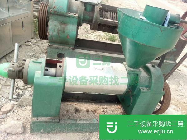 低價出售幾乎全新四川綿陽榨油機 帶炒鍋 有意者聯系