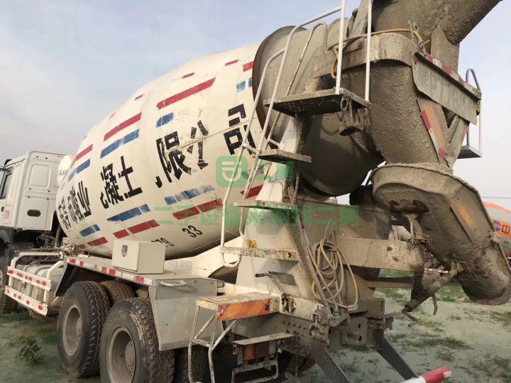 急售8成新二手豪沃大12方攪拌車