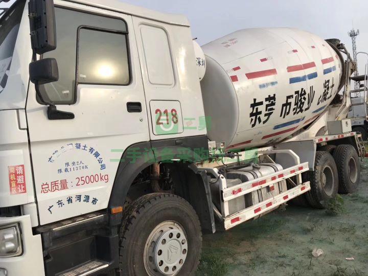 急售8成新二手豪沃大12方攪拌車