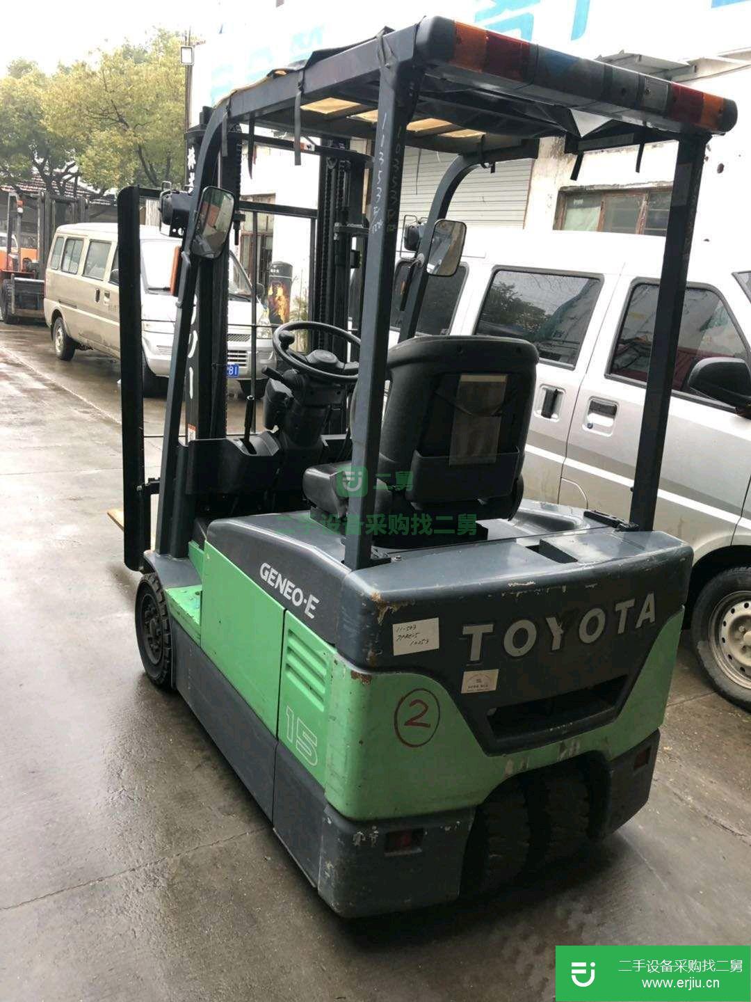 個(gè)人進(jìn)口2噸站立式叉車，二手豐田前移式電動(dòng)堆搞二手叉車