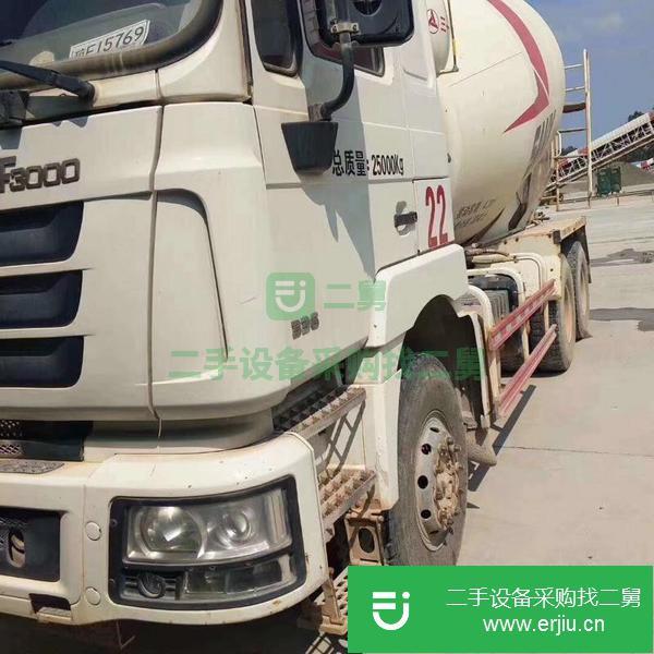 轉(zhuǎn)讓轉(zhuǎn)15臺(tái)，16年德龍大12方，三一上裝混泥土攪拌車