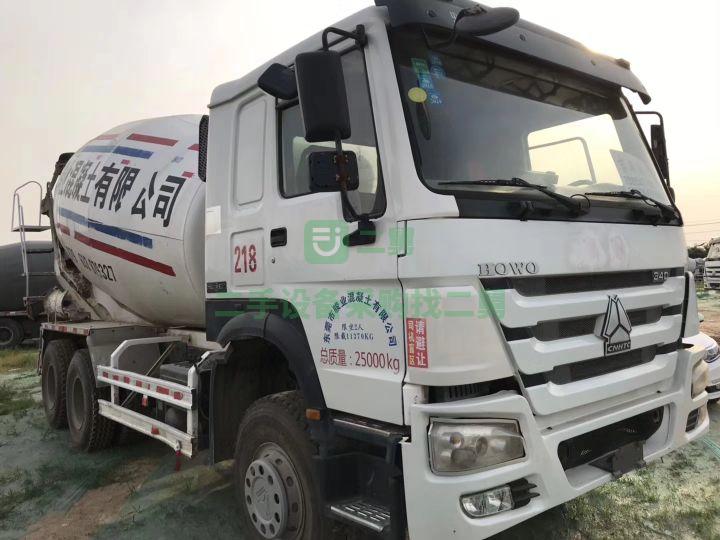 急售8成新二手豪沃大12方攪拌車