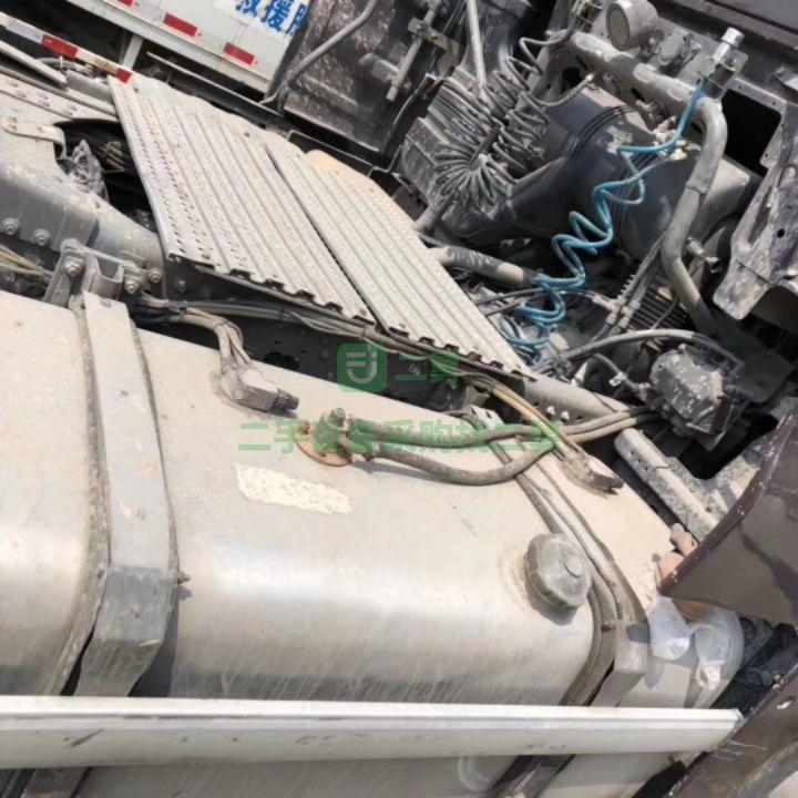 急售8成新二手牽引車頭  重汽汕德卡德國曼發動機