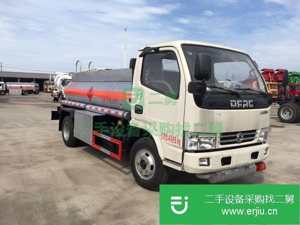 藍(lán)牌2噸C照可開的加油車急轉(zhuǎn)