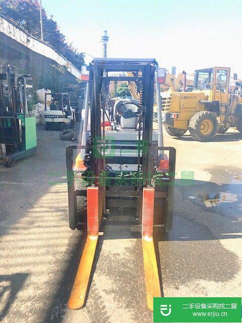 轉(zhuǎn)讓8成新二手豐田7FB30 3噸叉車(chē)一臺(tái)