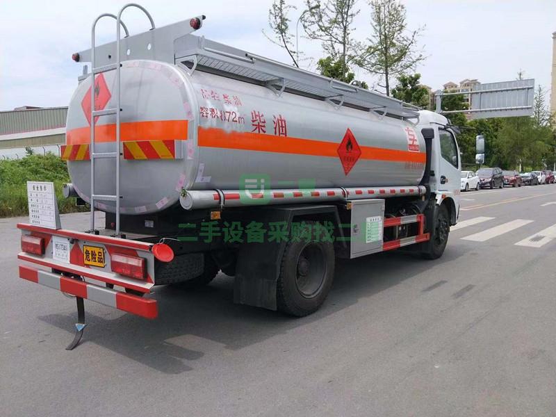 8噸帶手續油罐車現車低價出售