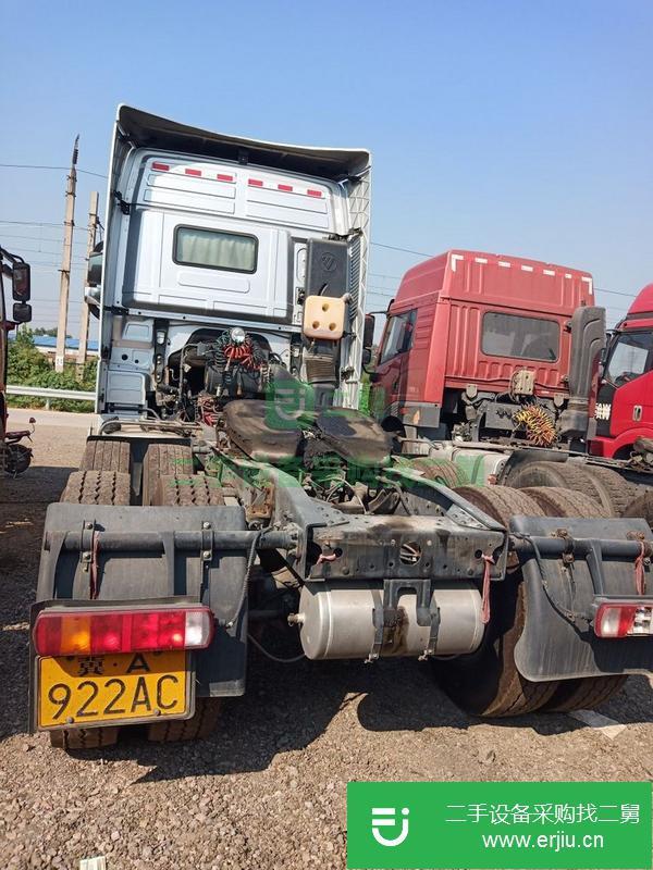 轉(zhuǎn)讓兩年整歐曼490國五雙驅(qū)牽引車