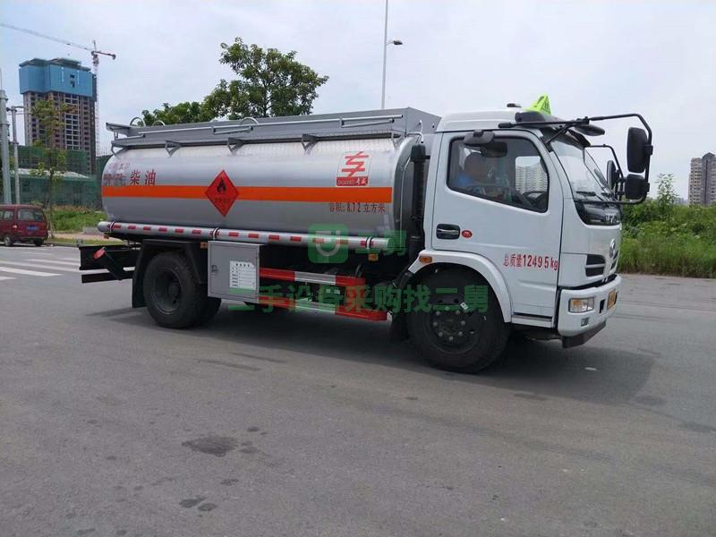 8噸帶手續油罐車現車低價出售