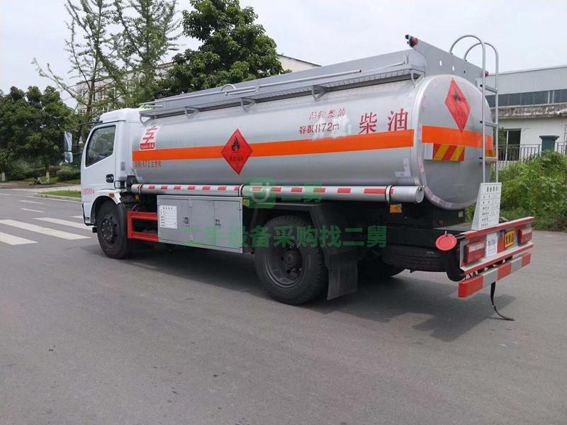8噸帶手續油罐車現車低價出售