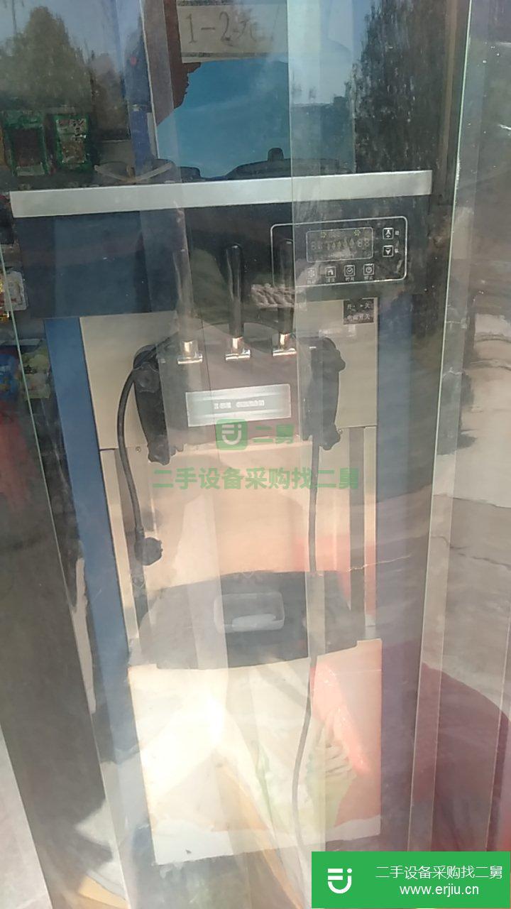 九成新冰淇淋機(jī)器，簡單易做。