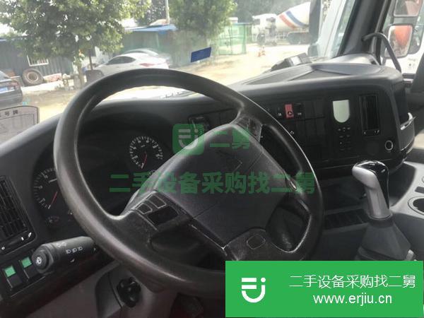 轉(zhuǎn)讓17年10月豪沃亞特，國五排放，亞特上裝大10方，可裝12方攪拌車