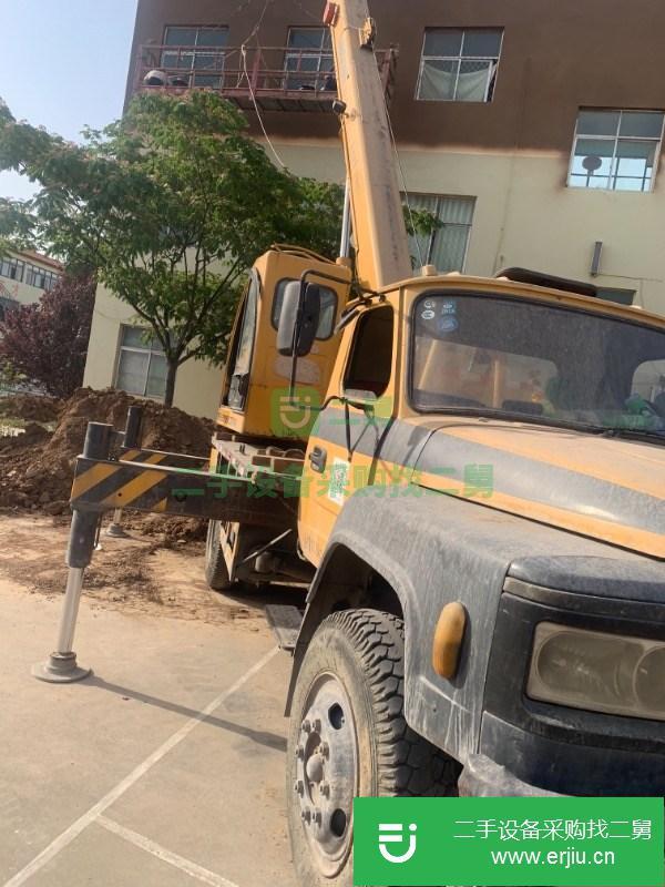 轉(zhuǎn)讓二手的九成新柳工8T吊車(chē)國(guó)4