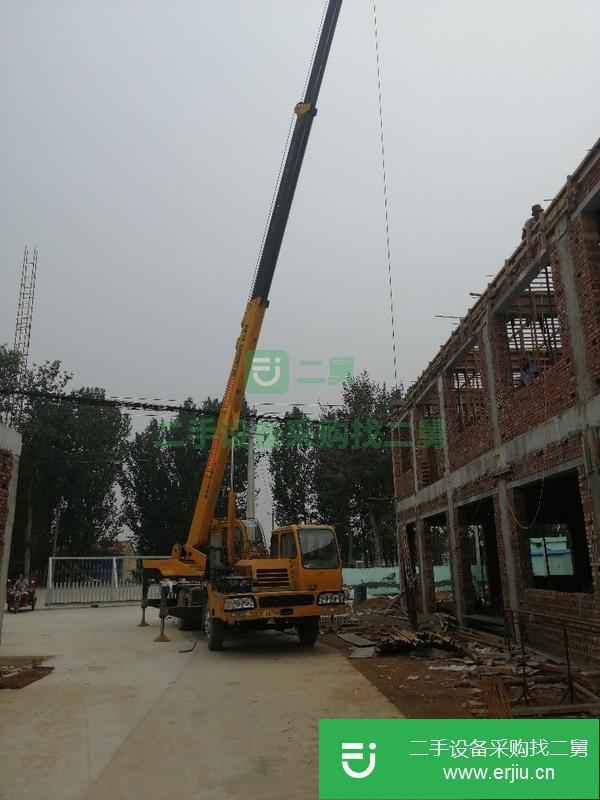 出售二手的06年徐工12噸吊車