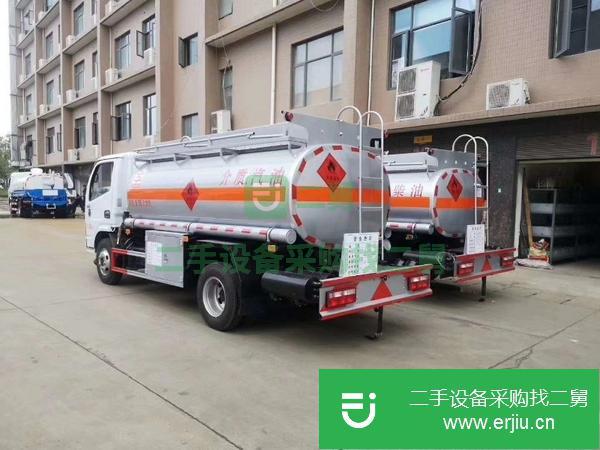 轉(zhuǎn)讓5噸加油車(chē)手續(xù)齊全  送車(chē)到家