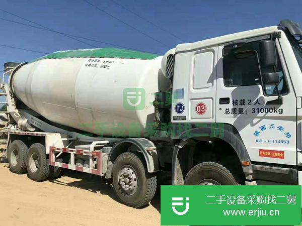 低價出售19年國五豪沃攪拌罐車