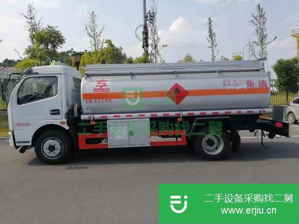轉(zhuǎn)讓8噸油罐車現(xiàn)車隨時(shí)提車