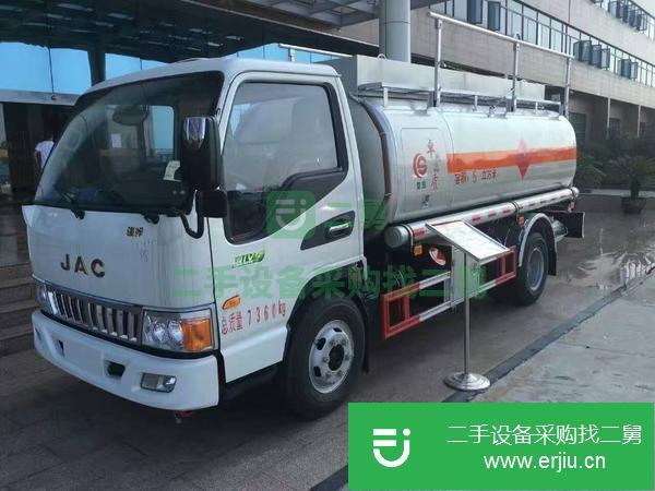 5噸小型流動油罐車低價出售
