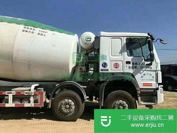 低價出售19年國五豪沃攪拌罐車