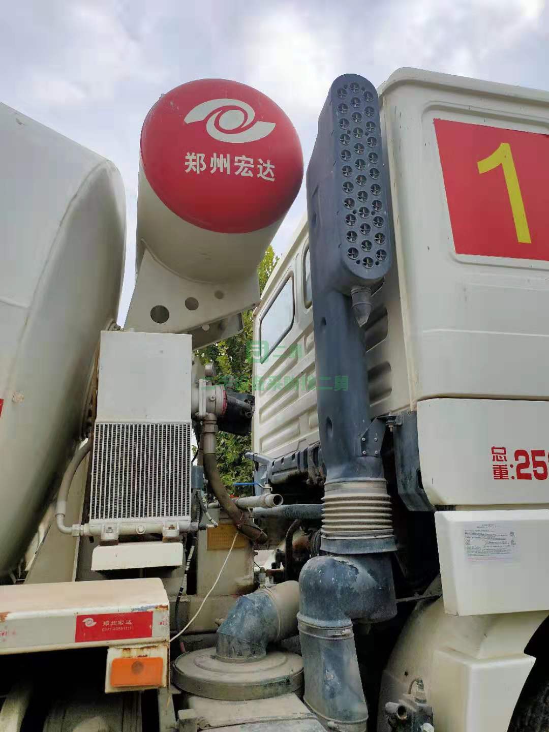 急售9成新攪拌車陜汽德龍大14方，336馬力山東省濟寧市