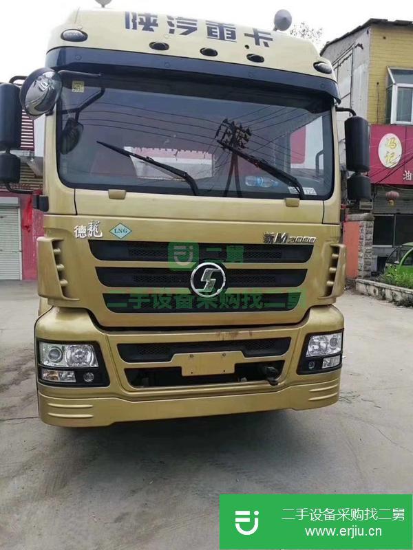 出售二手國(guó)五德龍燒氣車(chē)400馬力雙驅(qū)輕體牽引車(chē)