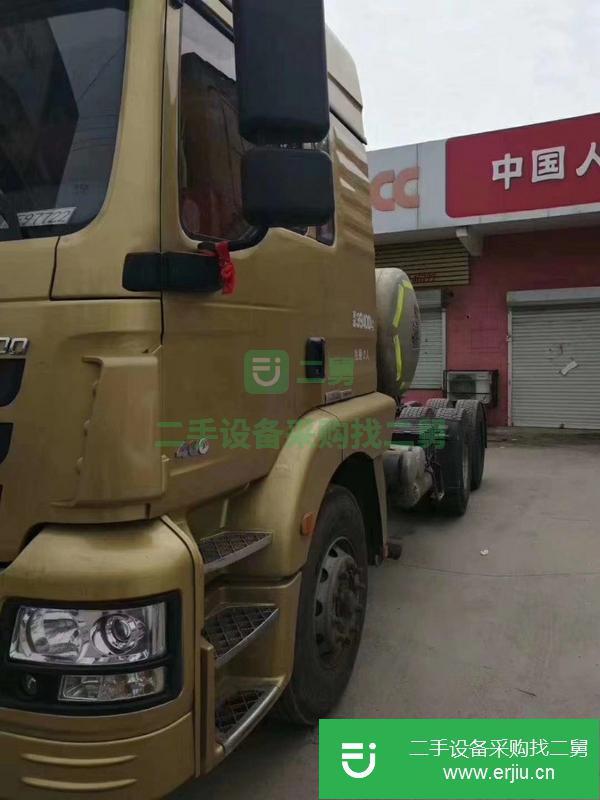 出售二手國(guó)五德龍燒氣車(chē)400馬力雙驅(qū)輕體牽引車(chē)