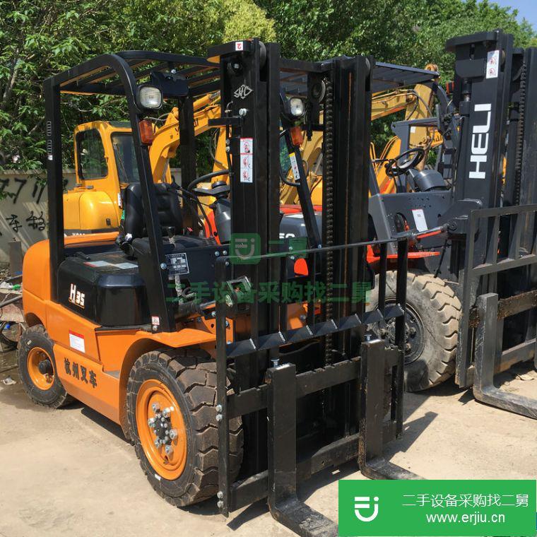 轉(zhuǎn)讓:3噸二手叉車合力叉車出售