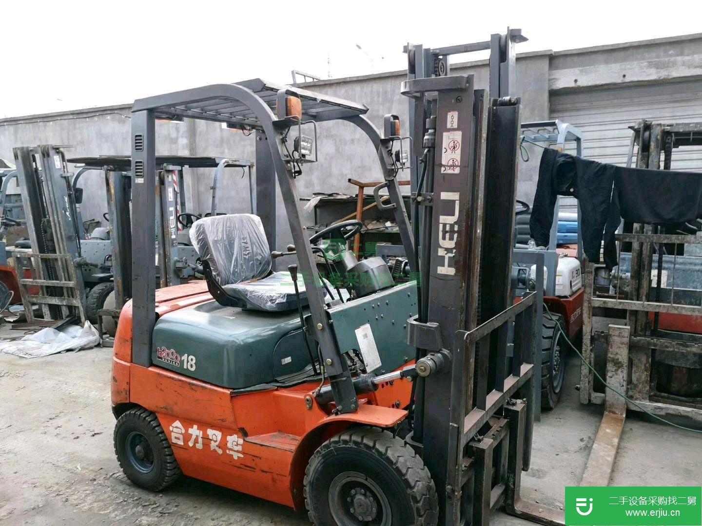 個人轉(zhuǎn)讓二手叉車，3噸合力自動擋，價格便宜手續(xù)齊全